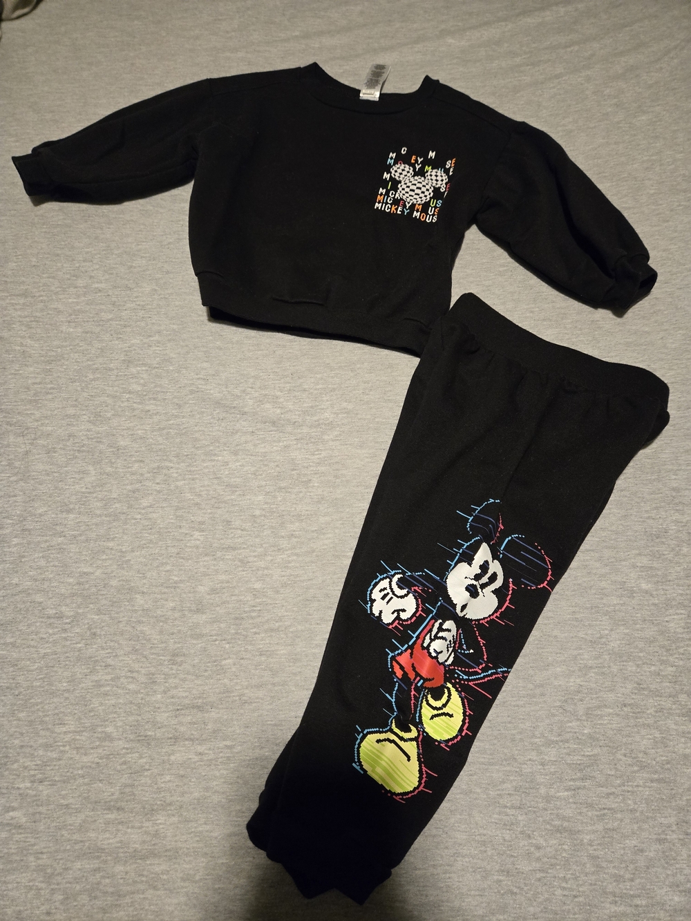 3T Disney Black Mickey Mouse Sweatshirt & Joggers Set *Never Worn*